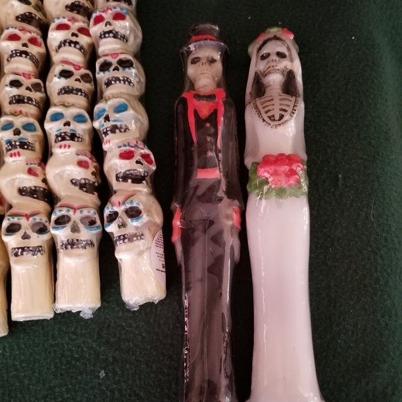 Bride/Groom & 6 Muertos skull candles - Picture 2 of 3
